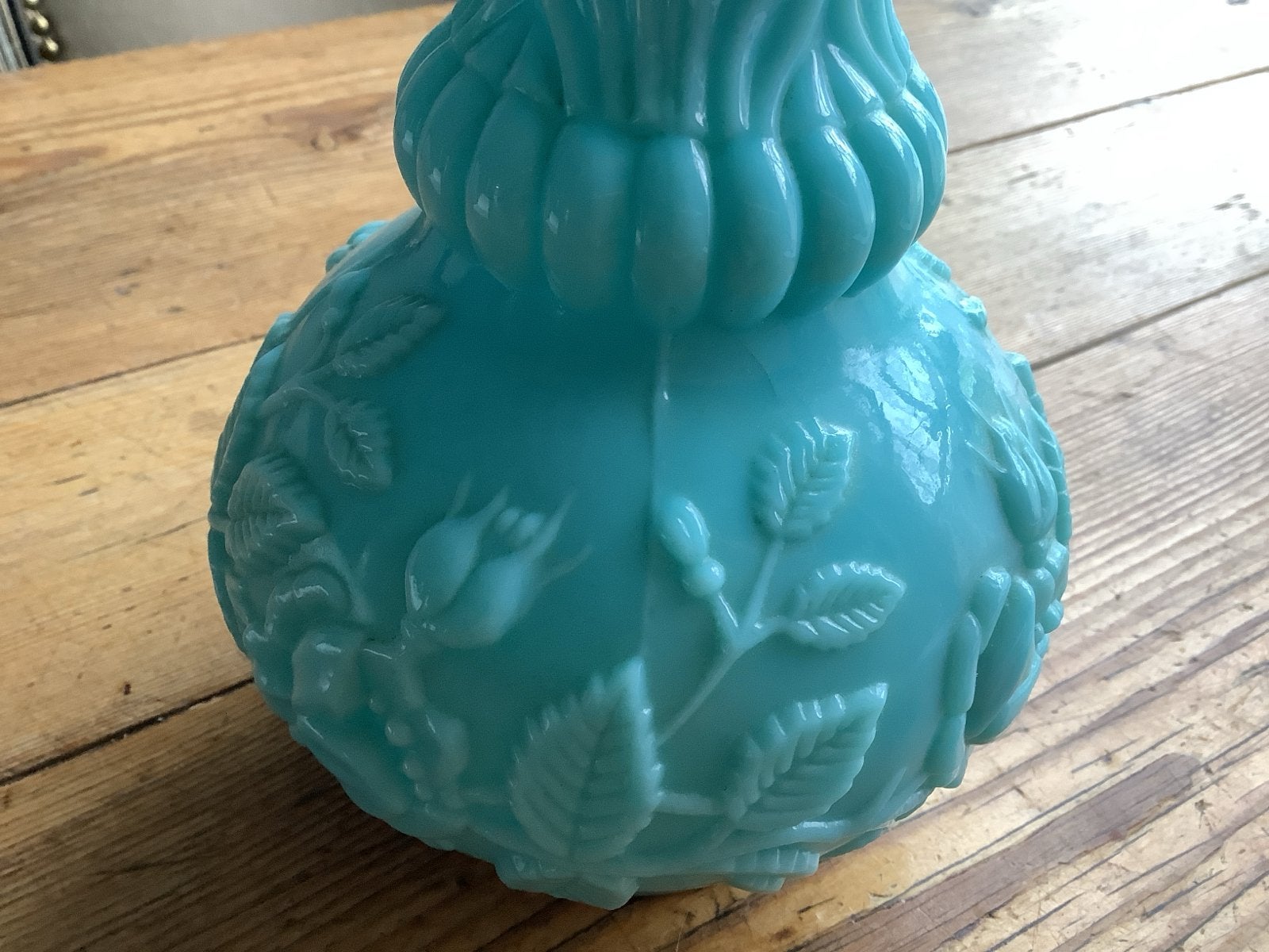 Antieke opaline vaas met rozenreliëf - Turquoise, Verzenden