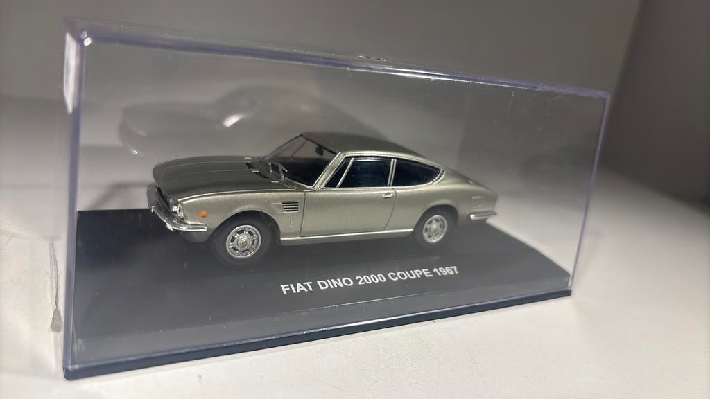Fiat dino 2000 coupe 1967 EG 1.43, Overige merken, Auto, Ophalen of Verzenden, A