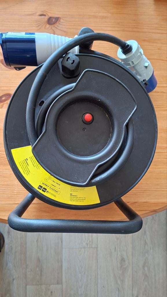 Kabelhaspel 25m met 3x 2.5mm2 kabel en CEE stekker, Ophalen of Verzenden, Gebruikt, Kabel of Snoer