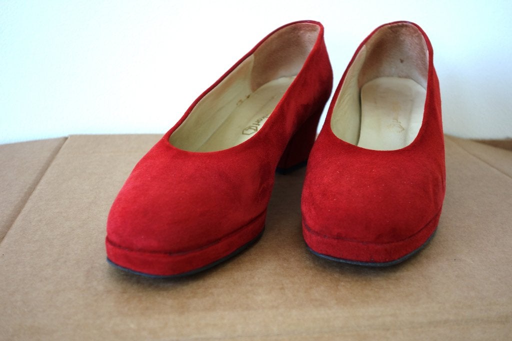 rode suède pumps maat 40, Ophalen of Verzenden, Gedragen, Rood