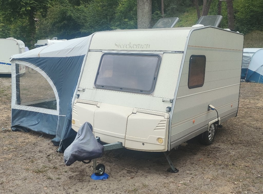 Sterckeman caravan met voortent, van binnen, Caravans en Kamperen, Caravans, Standaardzit, Particulier, 4 tot 5 meter, Koelkast