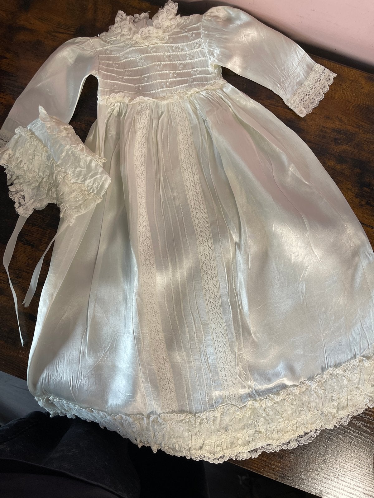Prachtige oude baby pop Doopjurk met Mutsje, Ophalen of Verzenden, Gebruikt, Babypop