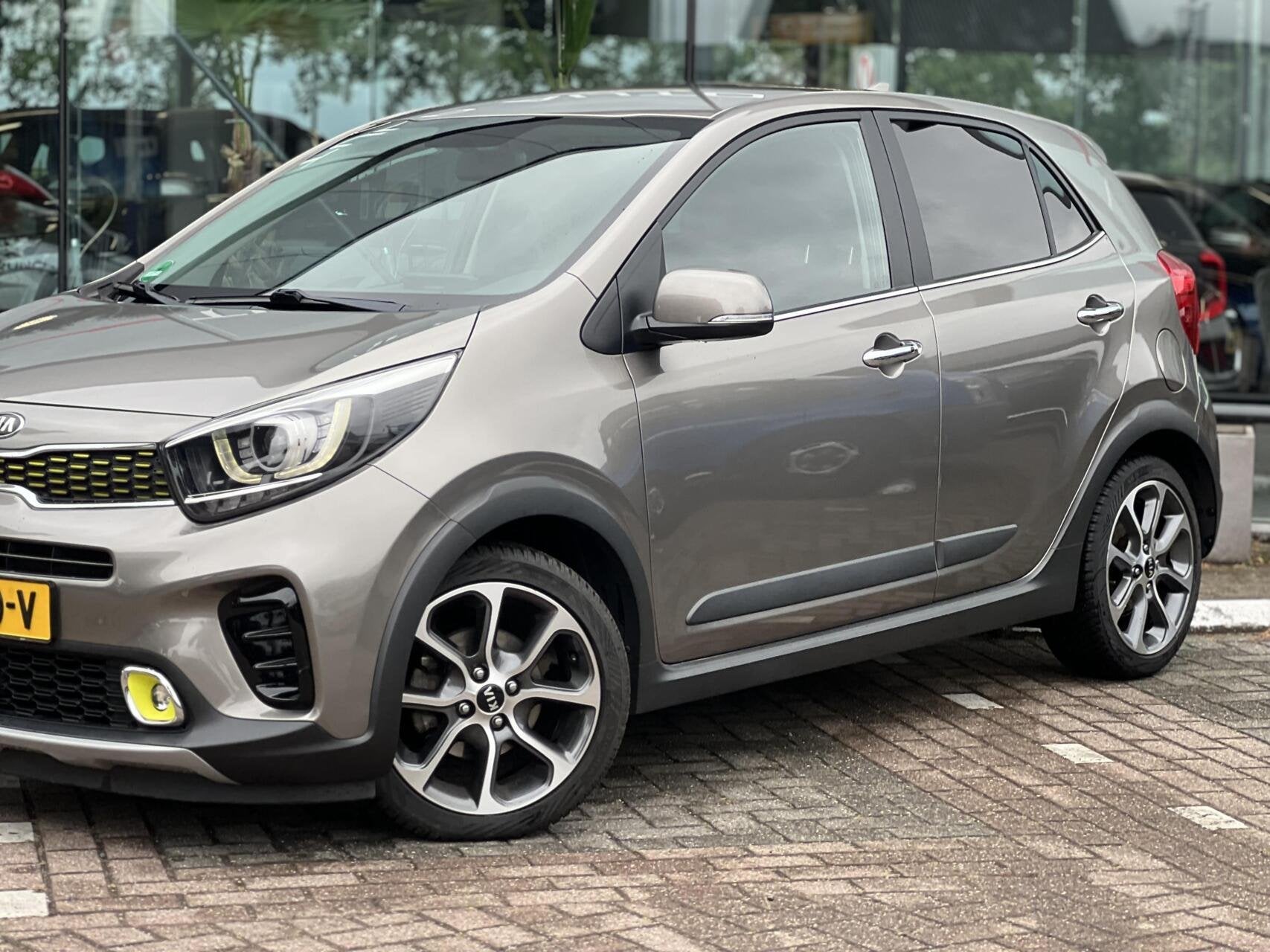 Kia Picanto 1.2 CVVT X-Line Trekhaak Leder Dealeronderhouden, Auto's, Voorwielaandrijving, Gebruikt, 4 cilinders, Bedrijf