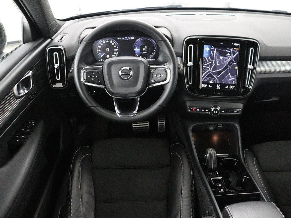 Volvo XC40 1.5 T5 Recharge R-Design | SOH 89,1% | Panoramada, Auto's, Volvo, Euro 6, 1712 kg, Leder en Stof, Zwart