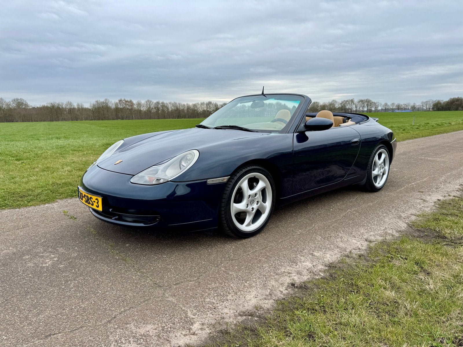 Porsche 911 996 Carrera 4 Cabriolet Blauw NWE Softtop, Auto's, Beige, Cabriolet, 1546 kg, 3387 cc