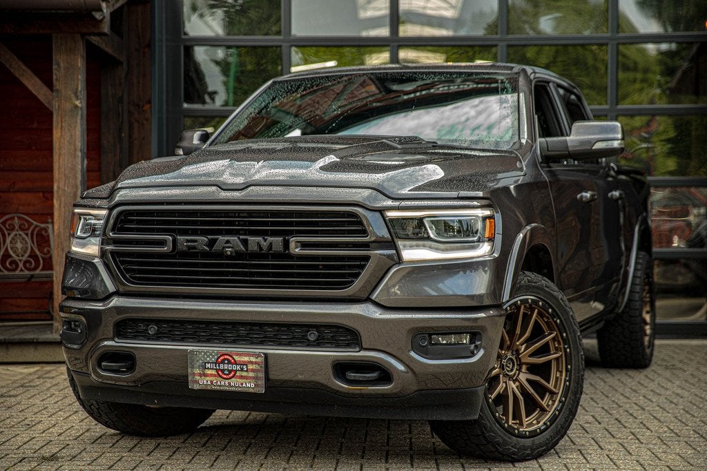 Dodge Ram 1500 5.7 V8 4x4 Crew Cab 5'7 Laramie Level 2 | luc, Auto's, Automaat, Gebruikt, 5654 cc, 402 pk