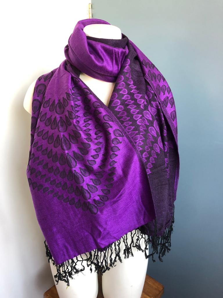 Pashmina paars zwart, Ophalen of Verzenden, X, Pashmina, Zo goed als nieuw