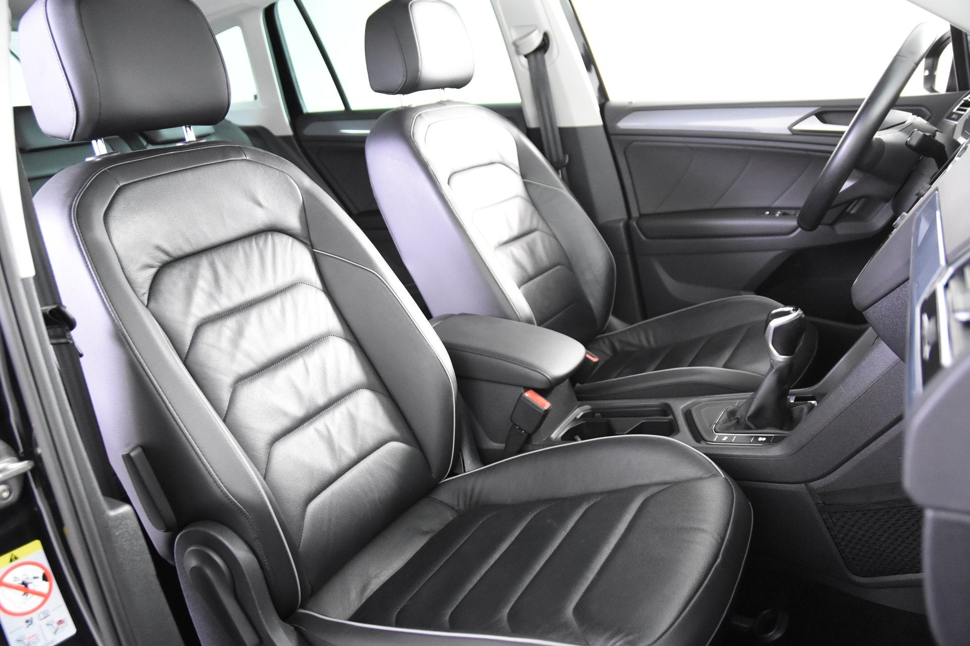 Volkswagen Tiguan 1.5 TSI Highline *1ste Eigenaar*Leer*Stoel, Auto's, Volkswagen, Voorwielaandrijving, 4 cilinders, Zwart, Leder