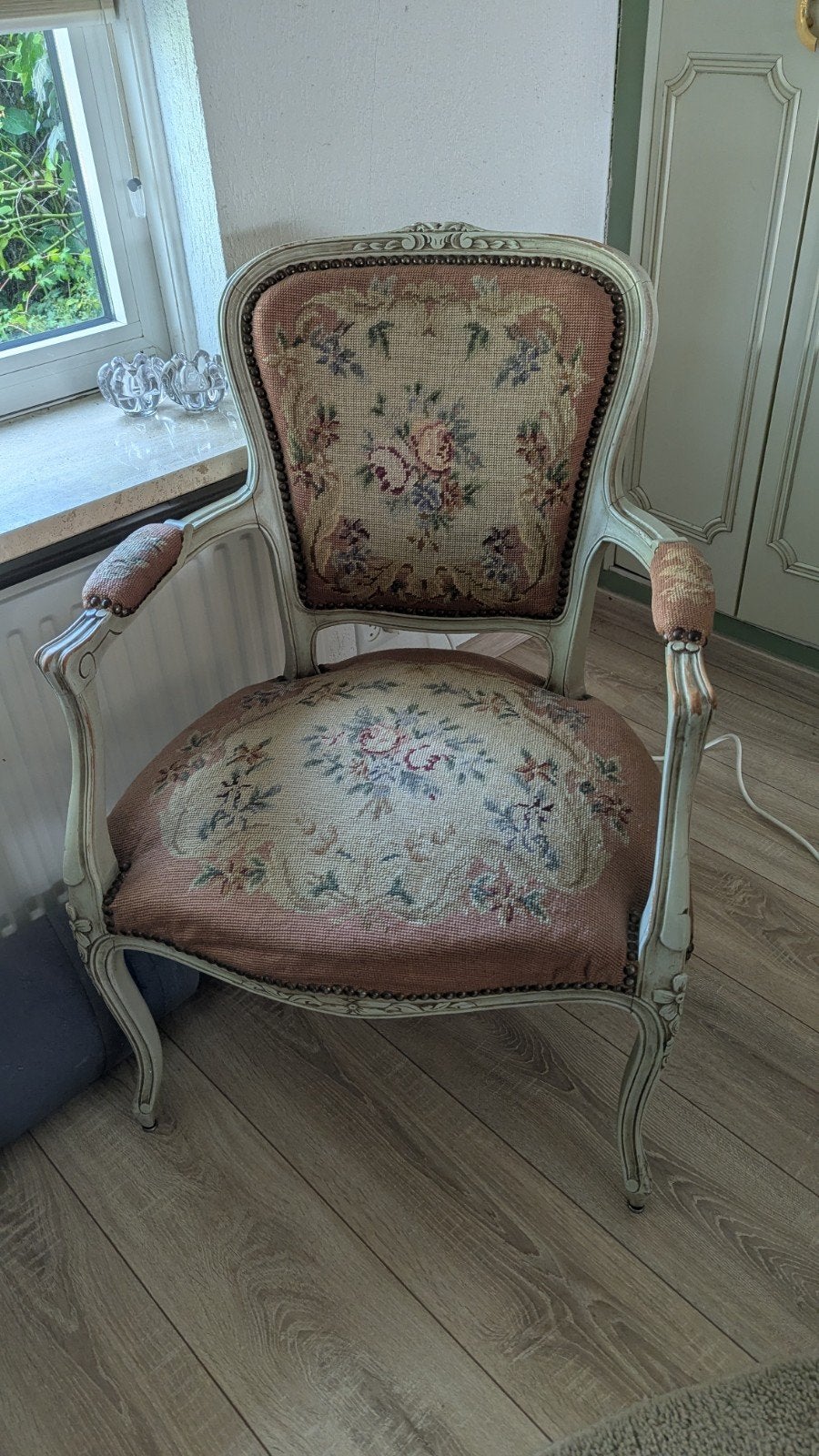Antieke fauteuil met bloemenpatroon, Antiek en Kunst, Ophalen