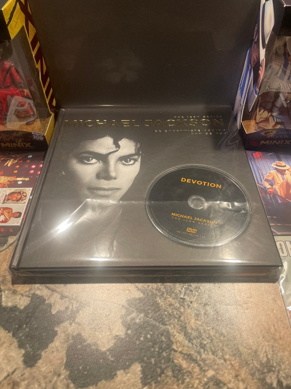 Michael Jackson items, Ophalen, Zo goed als nieuw