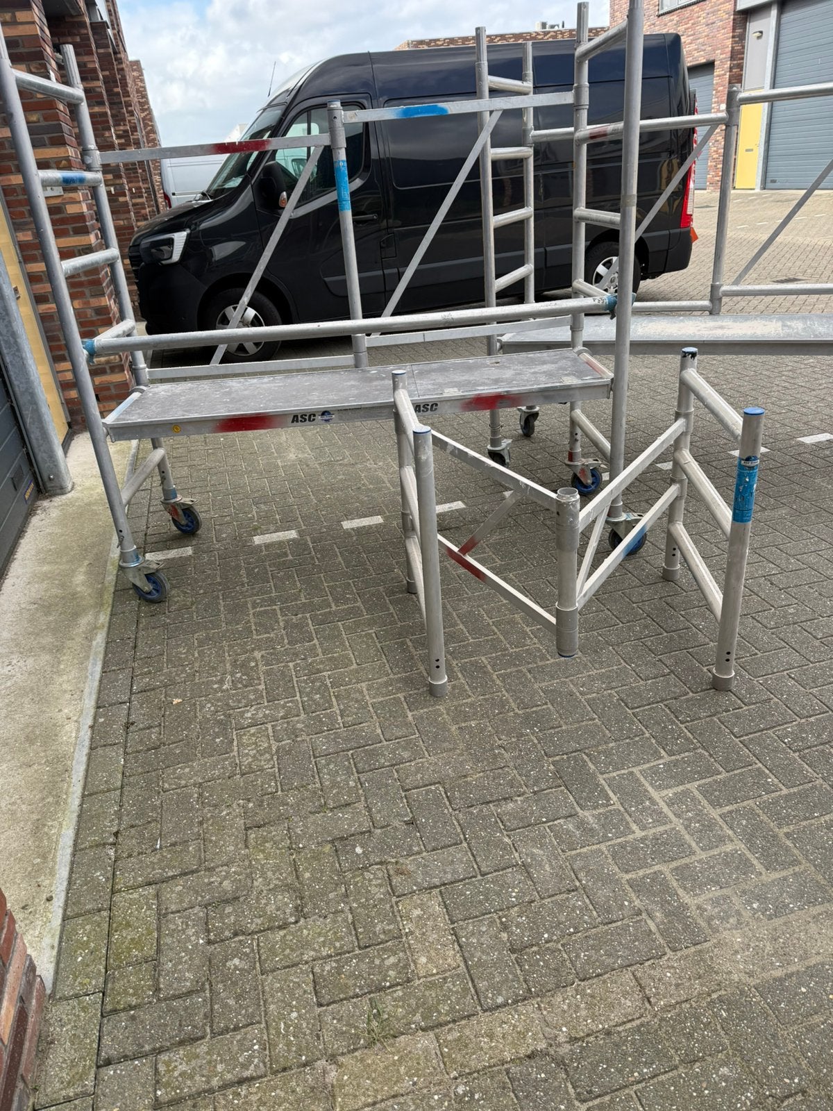 2 Kamersteigers met 1 opzetstuk, Ophalen, Gebruikt, Rolsteiger of Kamersteiger, 2 tot 5 meter