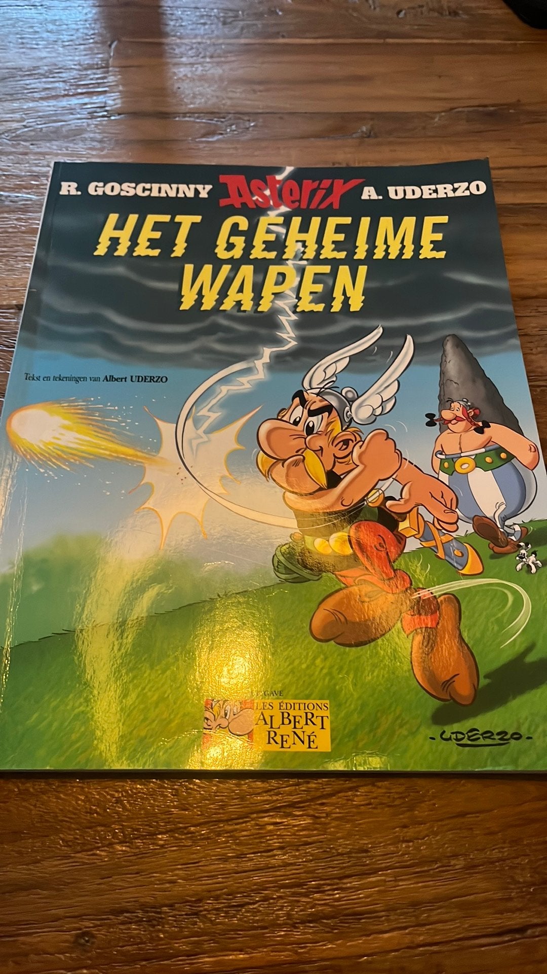 Asterix: Het Geheime Wapen - Stripboek met kaftvouw, Eén stripboek, Ophalen of Verzenden, Gelezen