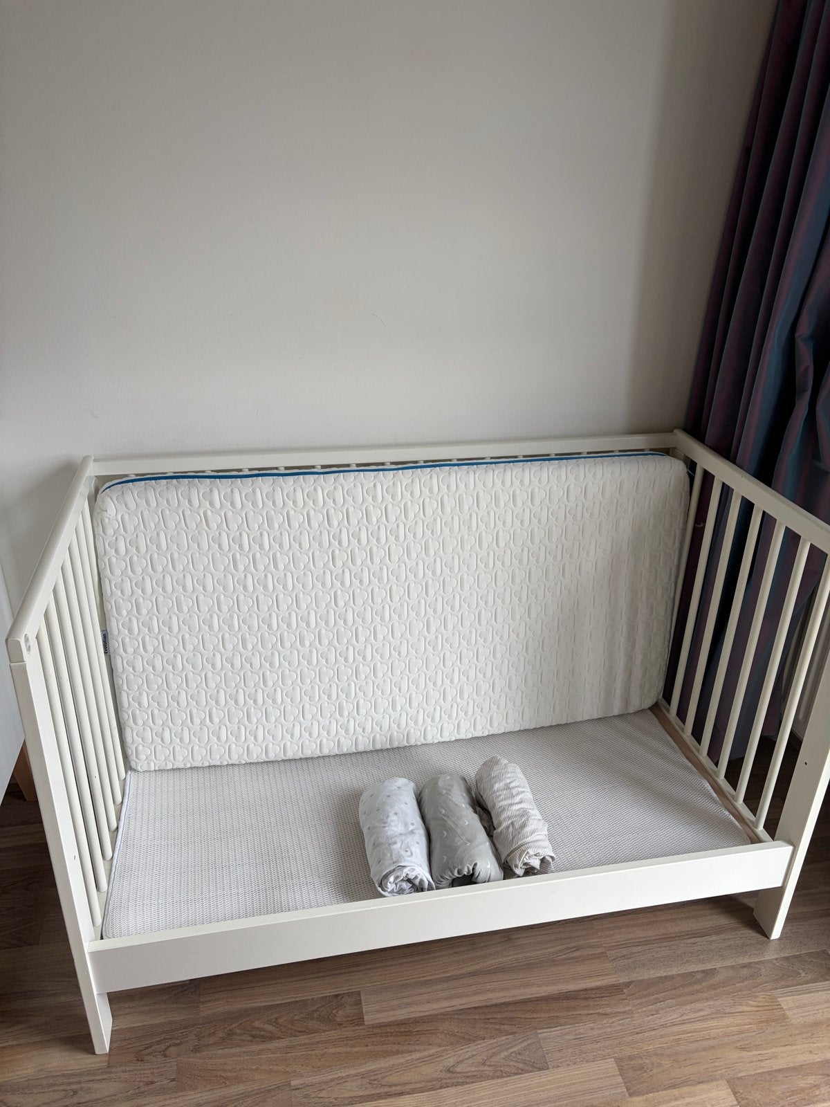 IKEA ledikant 60x120 + AeroSleep matras + 3 hoeslakens, Ophalen, Gebruikt, Ledikant