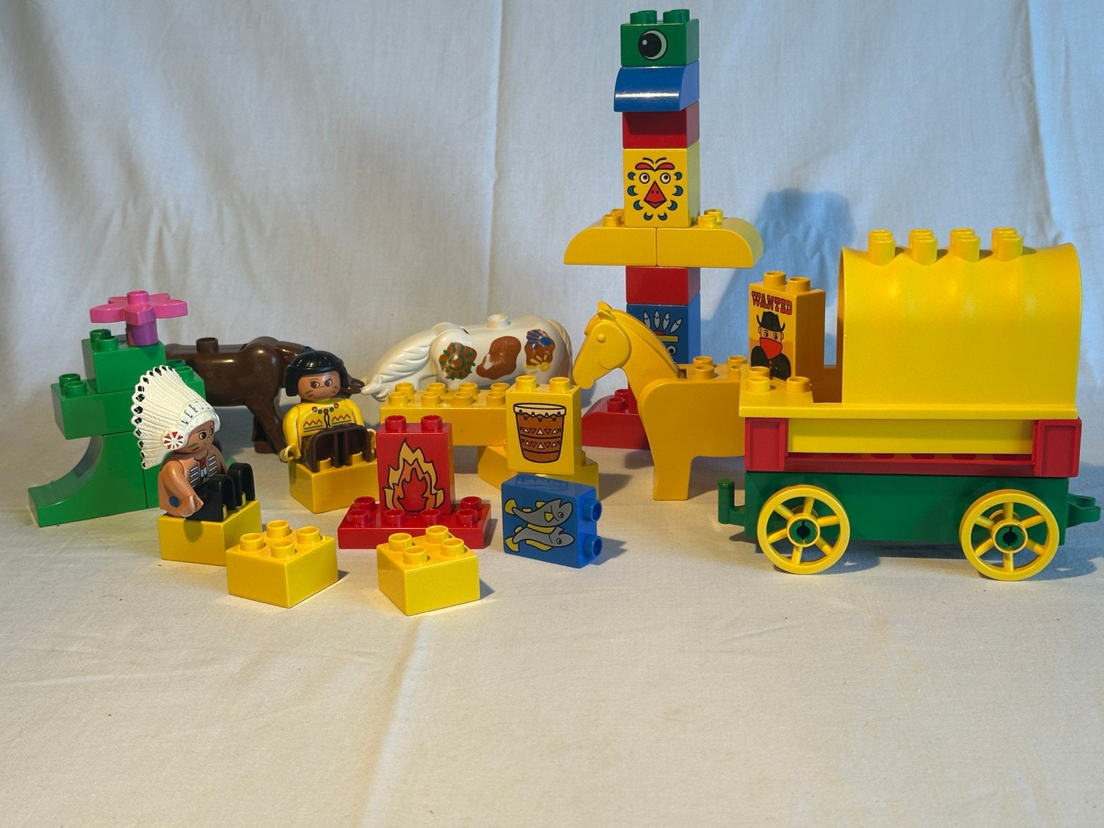 Lego Duplo Indianenkamp met paarden enhuifkar, Ophalen of Verzenden, Gebruikt, Duplo