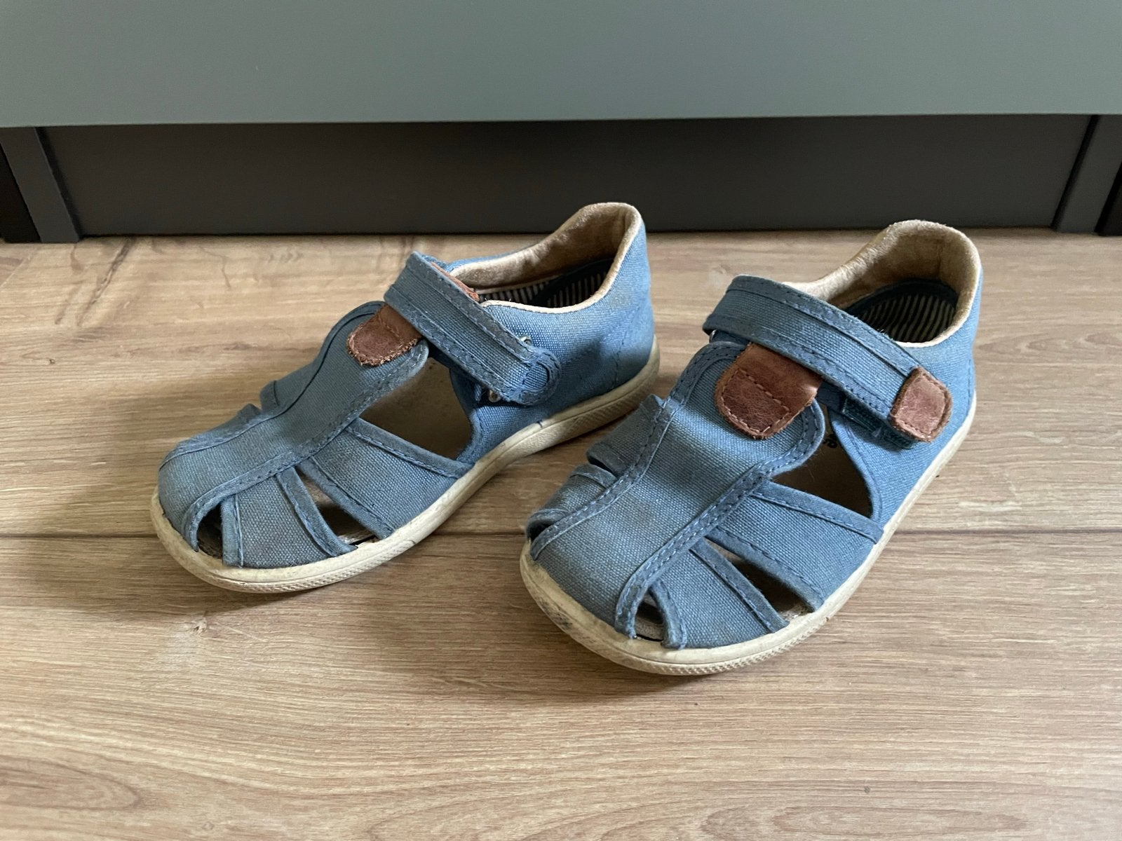 Kindersandalen en waterschoenen maat 27, Kinderen en Baby's, Kinderkleding | Schoenen en Sokken, Ophalen of Verzenden, Gebruikt