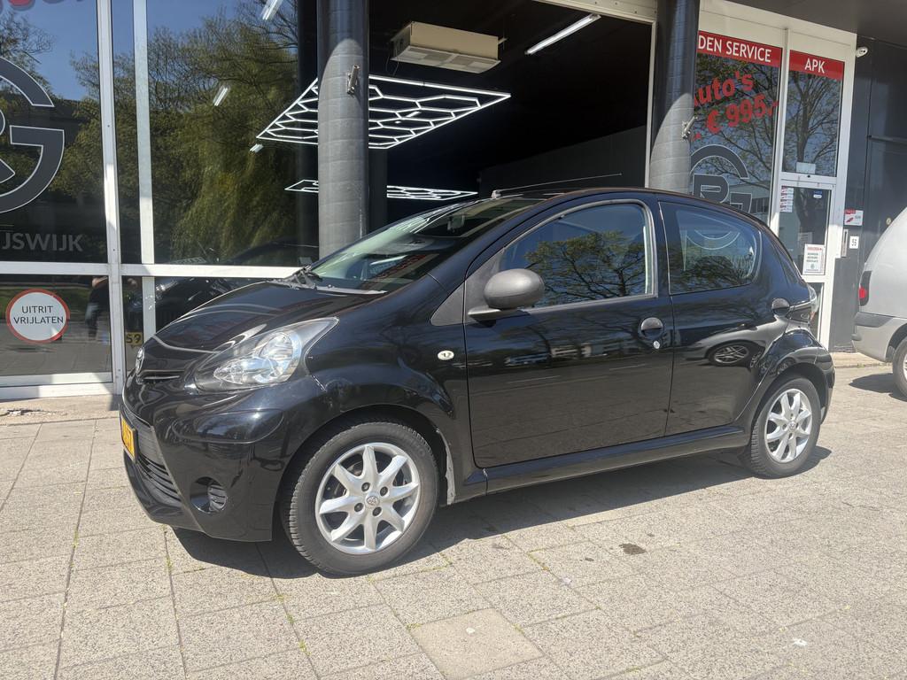 Toyota Aygo 1.0 VVT-i Now (bj 2013), Voorwielaandrijving, Euro 5, Gebruikt, 4 stoelen