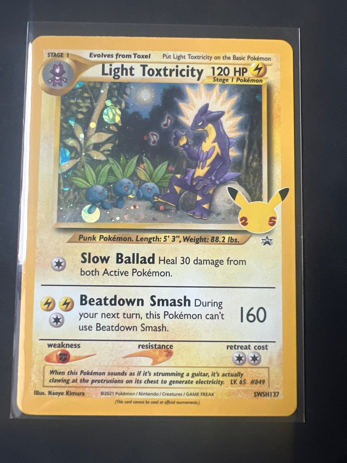 Light Toxtricity SWSH137 Pokémon Kaart - Foil Promokaart, Hobby en Vrije tijd, Verzamelkaartspellen | Pokémon, Ophalen of Verzenden