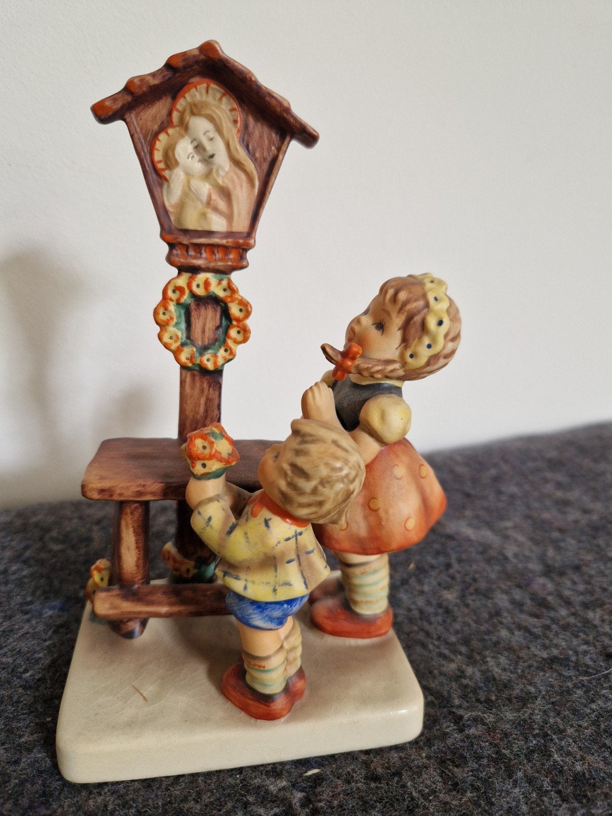 Goebel Hummel beeldje 23/1 - Madonna met kind, Verzamelen, Poppetjes en Figuurtjes, Ophalen of Verzenden, Gebruikt