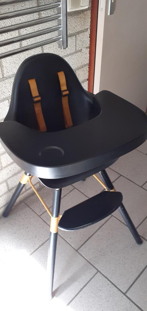 Childwood Evolu 2 kinderstoel met eetblad - Zwart/Goud, Ophalen, Gebruikt, Meegroeistoel, Gordel(s)