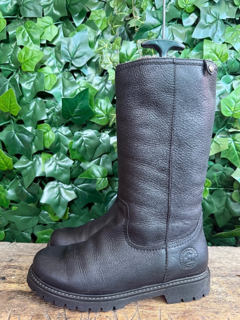 Bijna Nieuwe gevoerde laarzen van Panama Jack maat 40, Kleding | Dames, Schoenen, Hoge laarzen, Zwart, Ophalen of Verzenden, Zo goed als nieuw