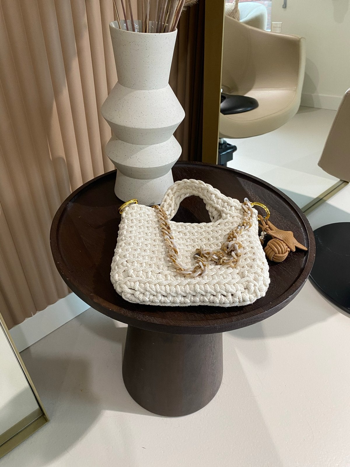 Zelfgehaakte tas: blauw, beige of rood (25x20 cm), Sieraden, Tassen en Uiterlijk, Tassen | Damestassen, Ophalen of Verzenden, Nieuw