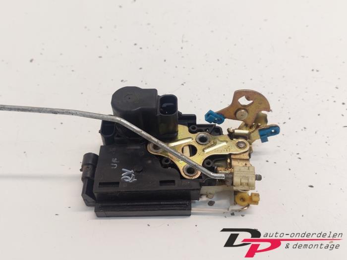 Deurslot Mechaniek 4Deurs rechts-voor van een Chevrolet Tacu