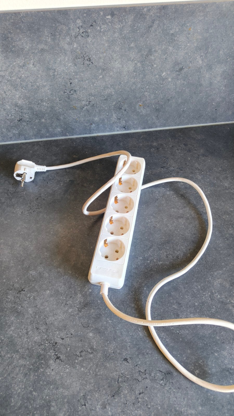Stekkerdoos met 5 stopcontacten, 1,5 meter snoer, Verzenden, Gebruikt, Stekkerdoos