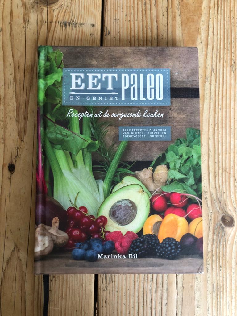 Het kookboek Eet Paleo en geniet van Marinka Bil, Boeken, Voorgerechten en Soepen, Ophalen of Verzenden, Zo goed als nieuw, Gezond koken
