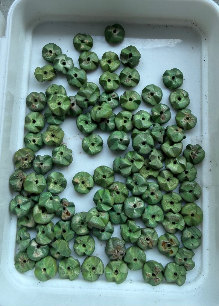 ca. 98 stuks Groene Indonesische Houten Kralen Bloemvormig, Ophalen of Verzenden, Nieuw, Kraal