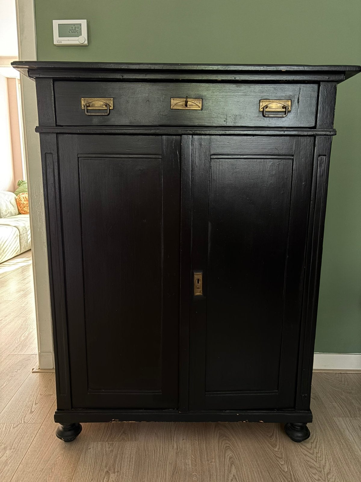 Brocante kast, Ophalen