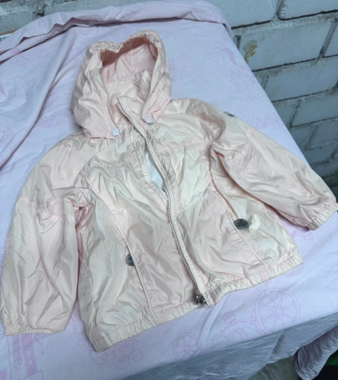 Moncler jasje roze 12-18 maanden (80 cm) met afneembare capu, Kinderen en Baby's, Verzenden, Zo goed als nieuw, Meisje, Jasje