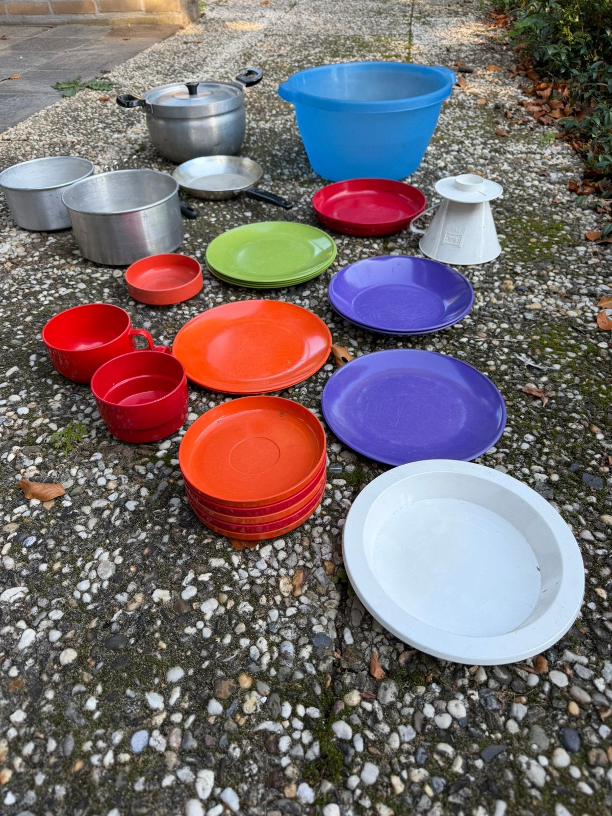 Retro kampeer servies, Ophalen, Zo goed als nieuw