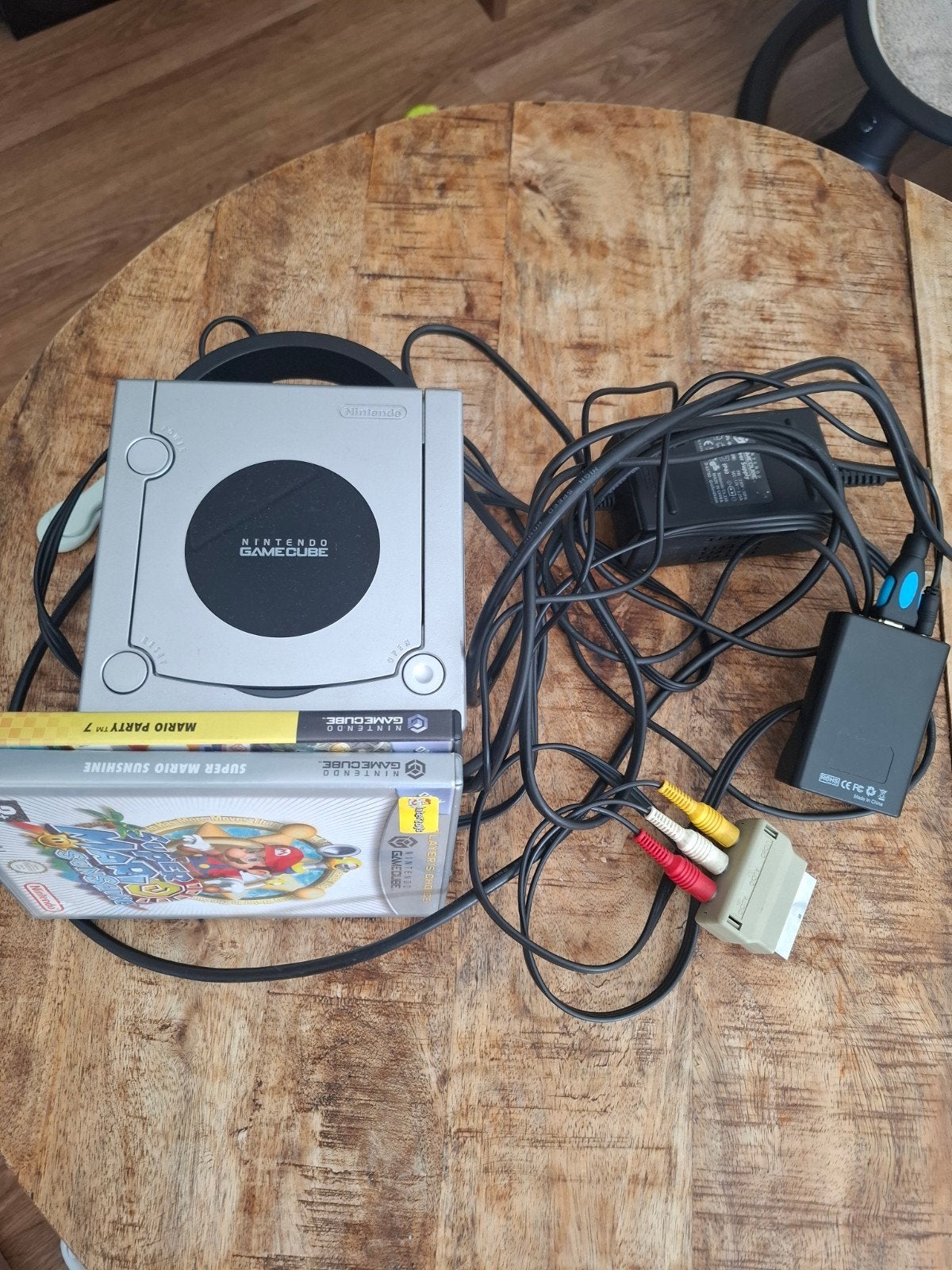 Nintendo GameCube met Mario Party 7 en Super Mario Sunshine, Spelcomputers en Games, Games | Nintendo GameCube, Gebruikt, Overige genres