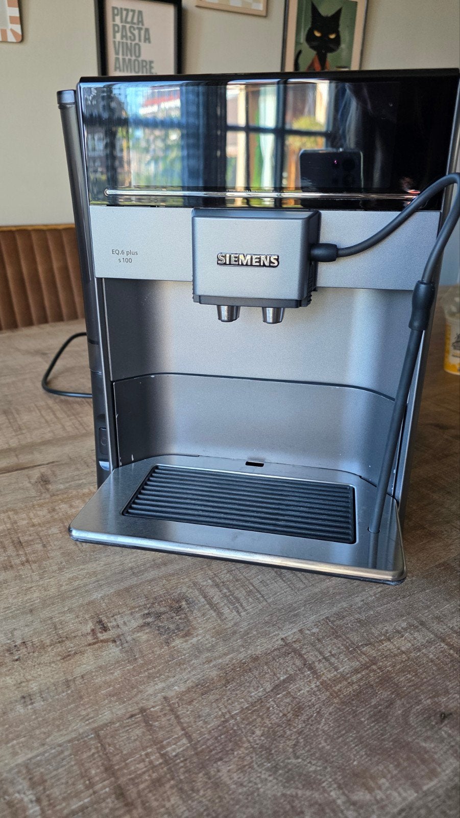Siemens EQ.6 Plus S100 volautomatische espressomachine, Witgoed en Apparatuur, Koffiezetapparaten, Ophalen, Afneembaar waterreservoir