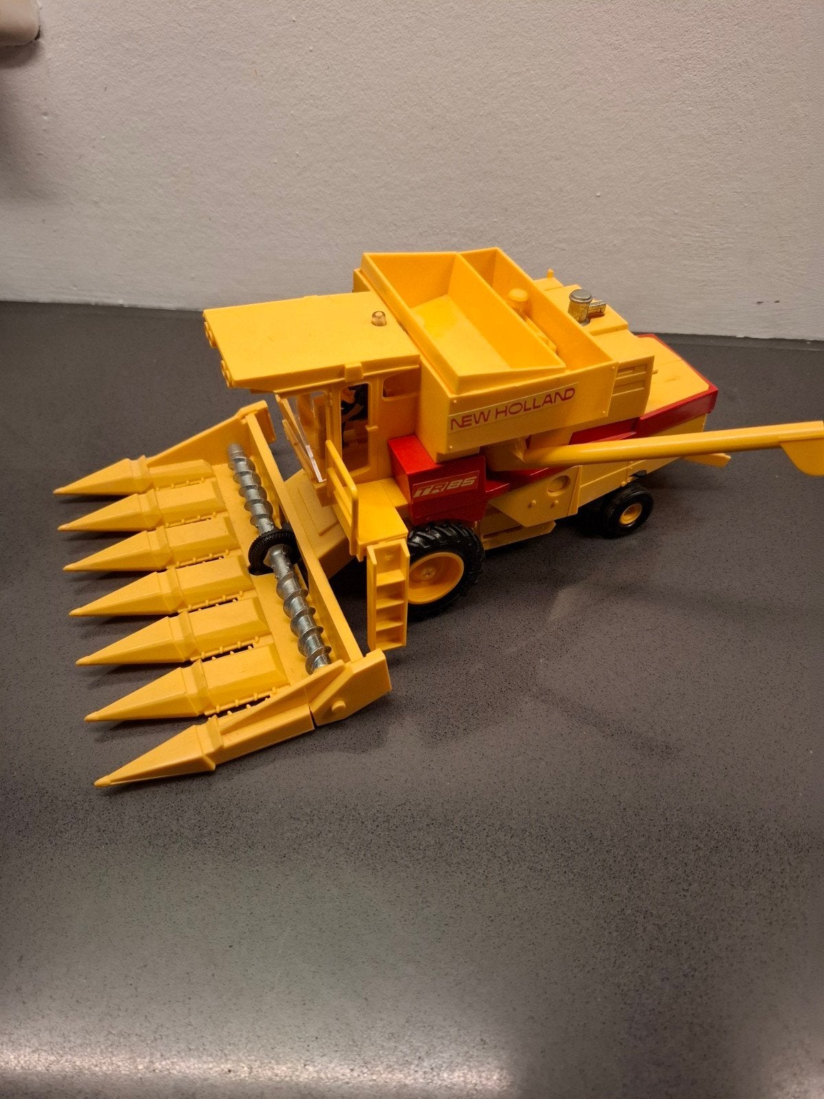 te koop britains new holland combine, Ophalen of Verzenden, Zo goed als nieuw, Tractor of Landbouw, Britains