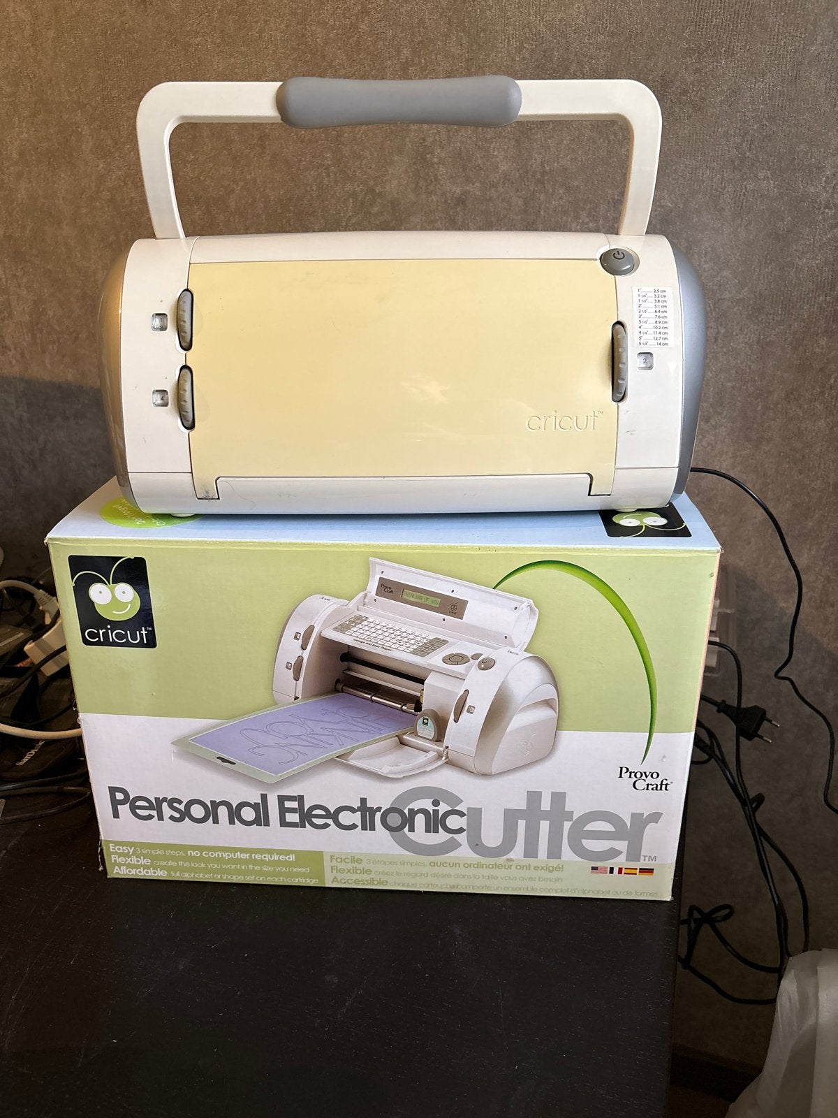 Cricut Personal Electronic Cutter met veel accessoires, Gebruikt, Meerkleurig, Ophalen of Verzenden, Kunststof