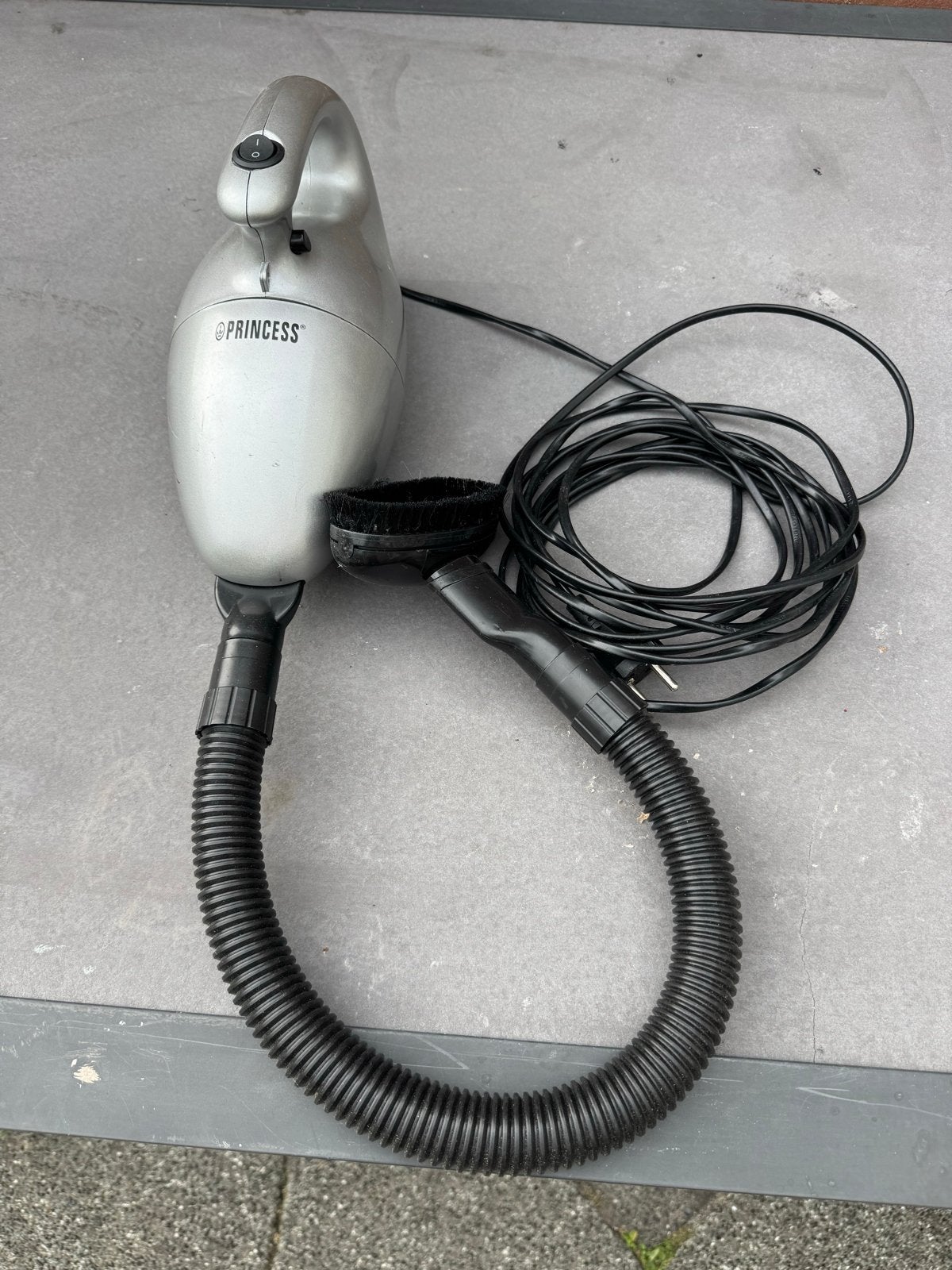 Princess Turbo Tiger Compact Stofzuiger 610W, Ophalen, Gebruikt, Kruimeldief, Minder dan 1200 watt