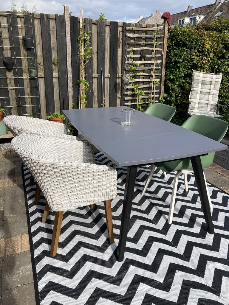 Mooie (losse) tuintafel