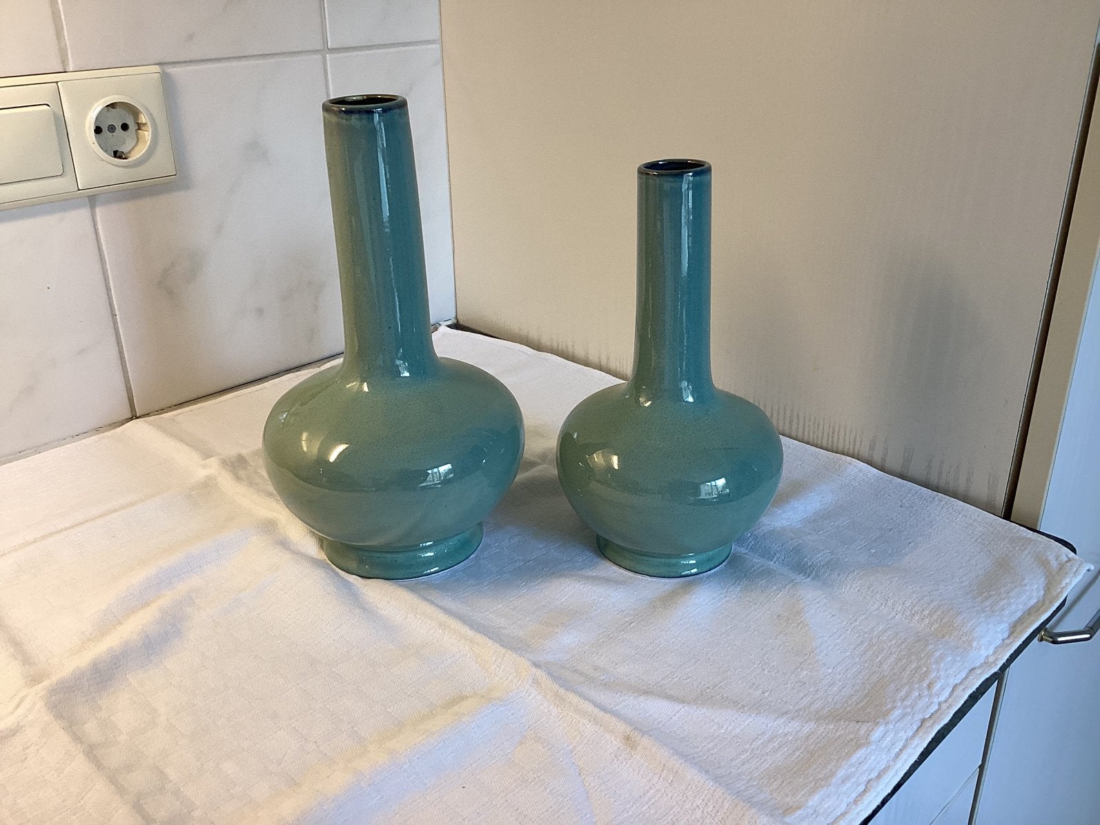 2 keramische vaasjes, nieuw., Ophalen of Verzenden, Nieuw, Groen