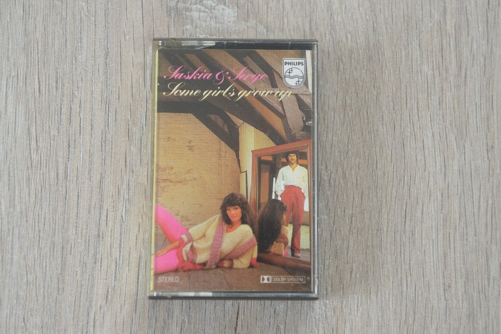 MC - SASKIA & SERGE -- SOME GIRLS GROW UP, Verzenden, Zo goed als nieuw, Overige genres, 2 t/m 25 bandjes