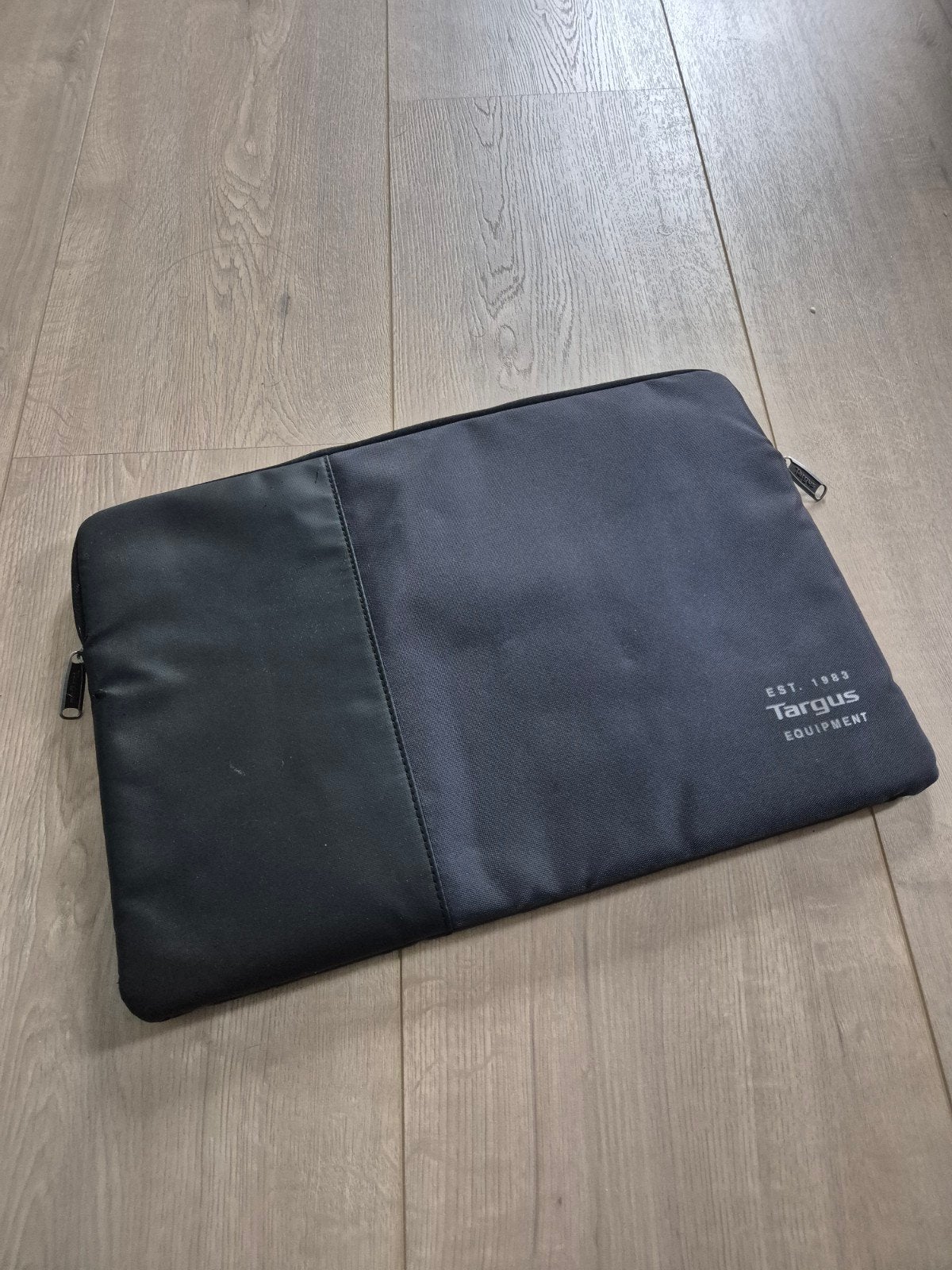 Targus Laptophoes/Sleeve 18 inch - Zwart, Ophalen, 17 inch of meer, Gebruikt, Targus