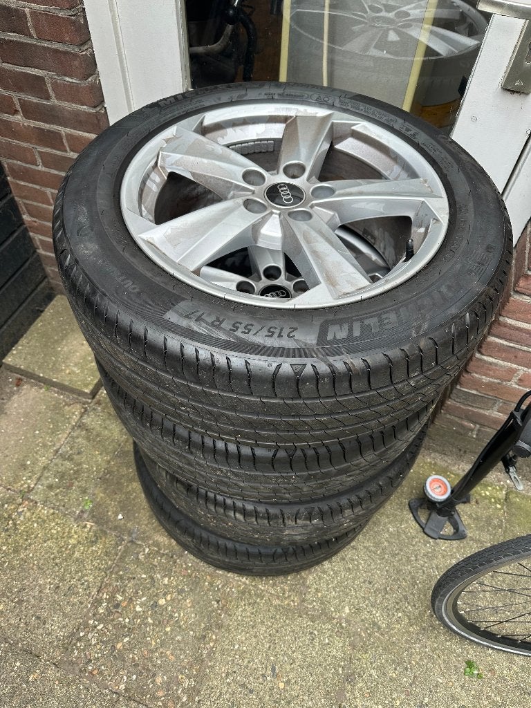 Audi (o.a. Q2) velgen + banden: Michelin 215/55/R17, Auto-onderdelen, Banden en Velgen, Ophalen, 215 mm, Nieuw, 17 inch