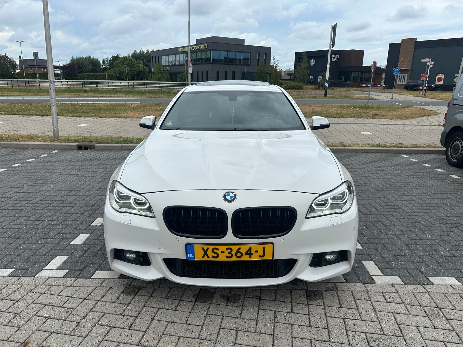 BMW 2015  5.28i M-Sport headup 138.000Km Nap, Wit, 245 pk, Particulier, 1740 kg