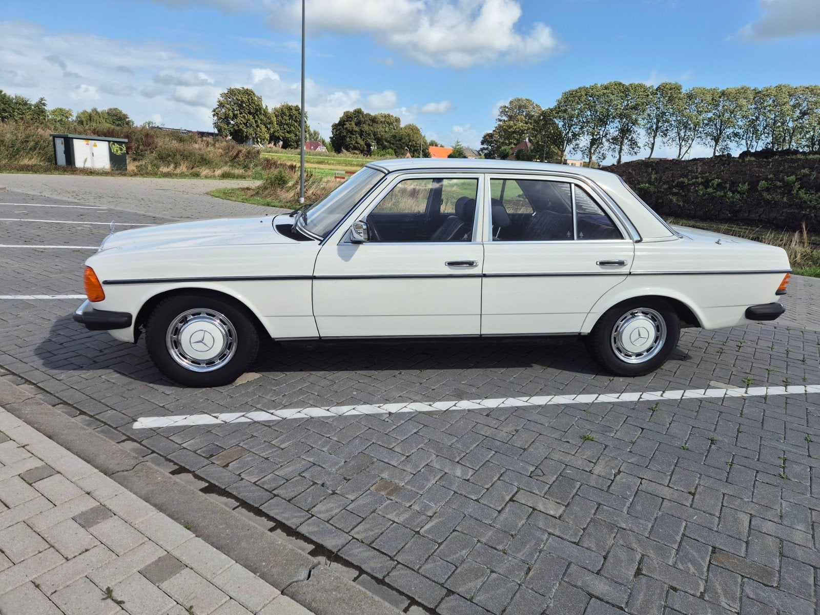 Mercedes Benz 200 uit 1980 belasting vrij, Auto's, Particulier, Te koop
