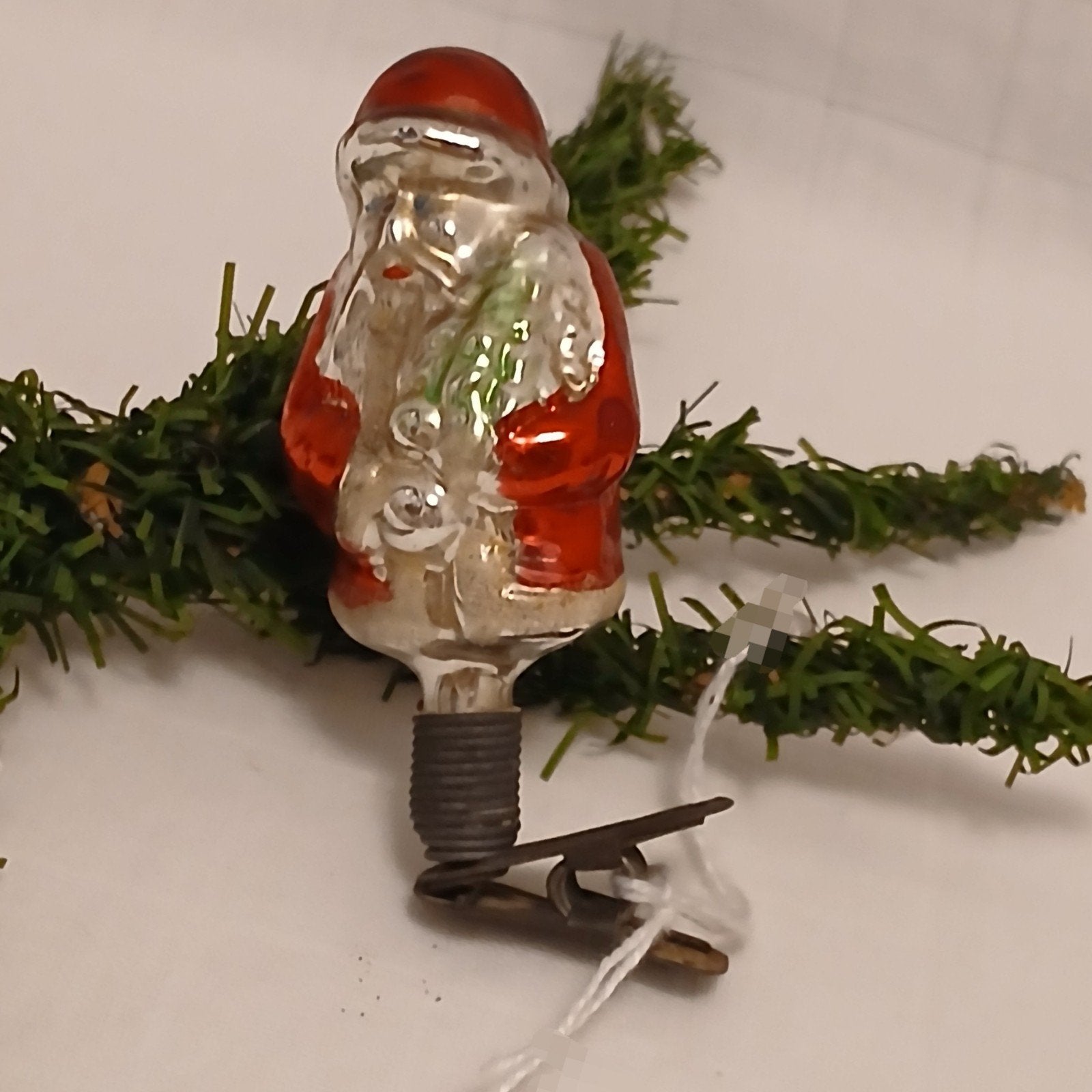 Antieke Oude Ajeko kerstbal Kerstman op knijper, Verzenden