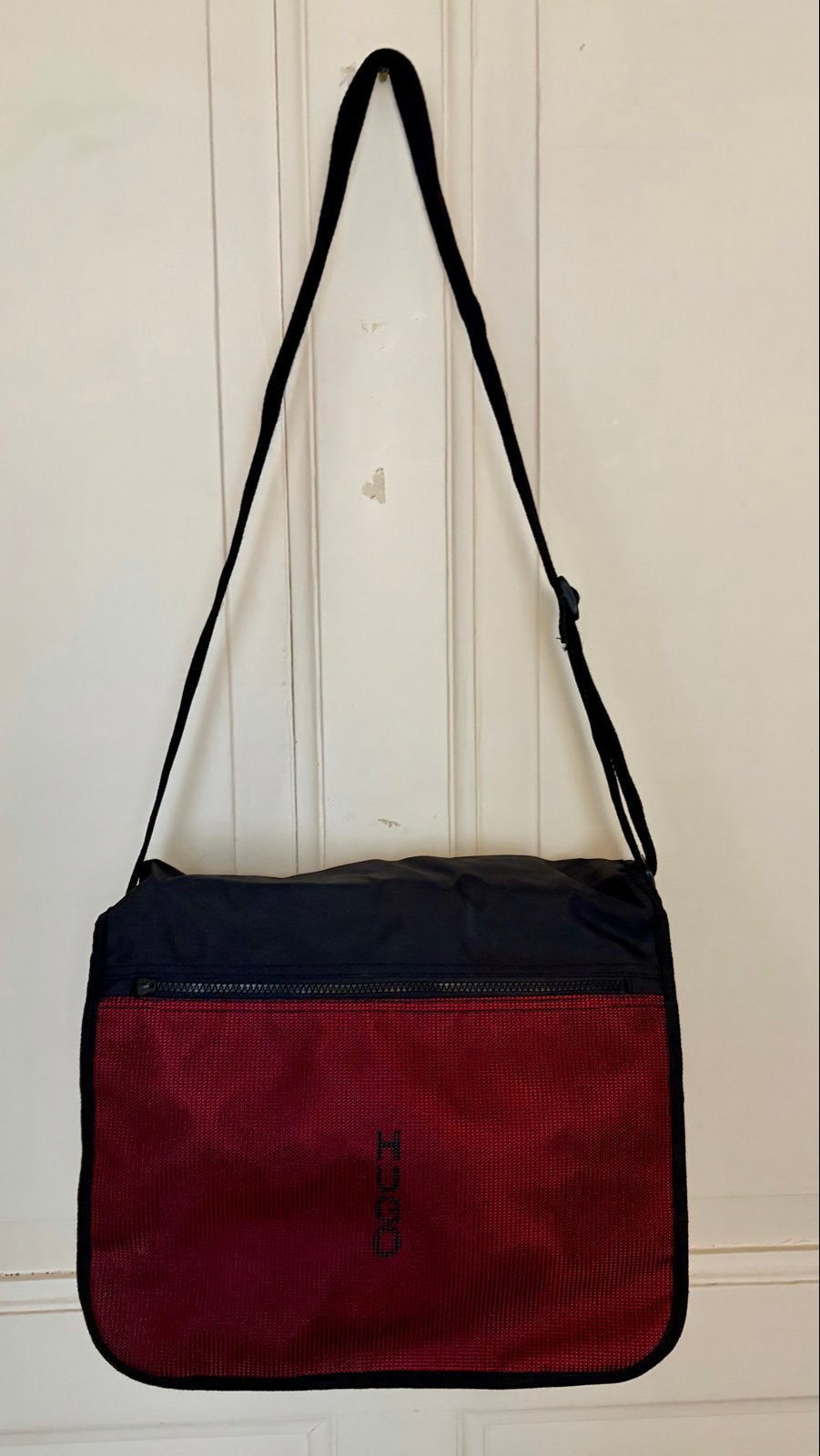 Hugo Boss trendy schoudertas - Rood/Zwart, Sieraden, Tassen en Uiterlijk, Ophalen, Gebruikt, Rood, Overige merken