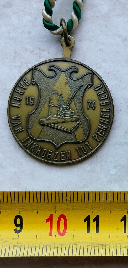Jocus vastelaovend of carnaval donateurs medaille uit 1974, Ophalen of Verzenden, Overige materialen, Nederland