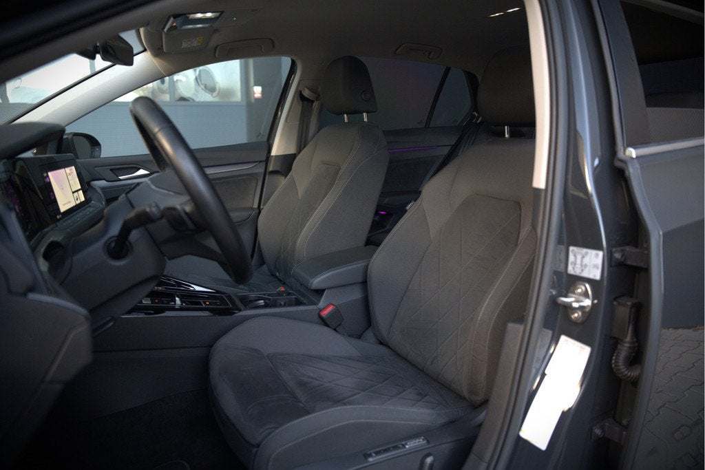 Volkswagen Golf 1.4 eHybrid Style | Memory seat | Massage |, Auto's, Gebruikt, 4 cilinders, Alcantara, 1492 kg