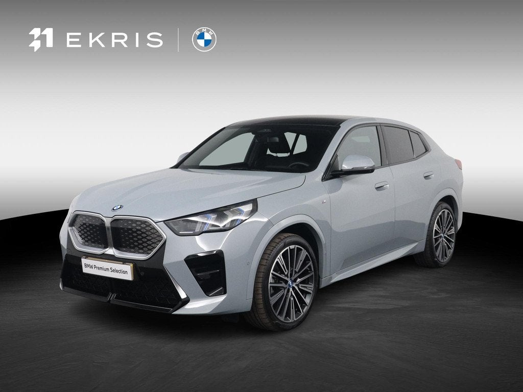 BMW iX2 xDrive30 M Sport Edition | SOH 100% | Panoramadak |