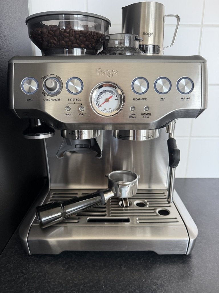 Sage Barista Express, Espresso apparaat, Koffiebonen, Zo goed als nieuw, 2 tot 4 kopjes